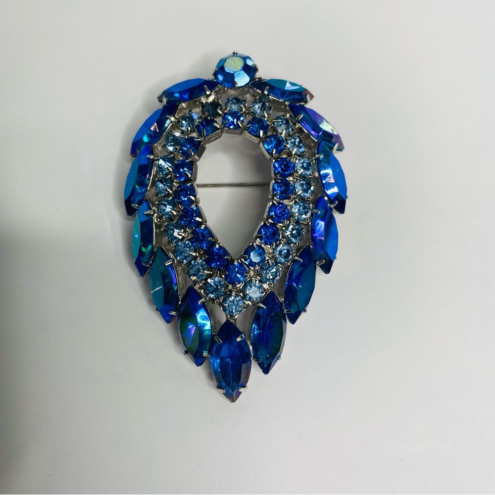 Sarah Coventry Vintage “DeLizza & Elster” Blue Lagoon Rhinestone Brooch